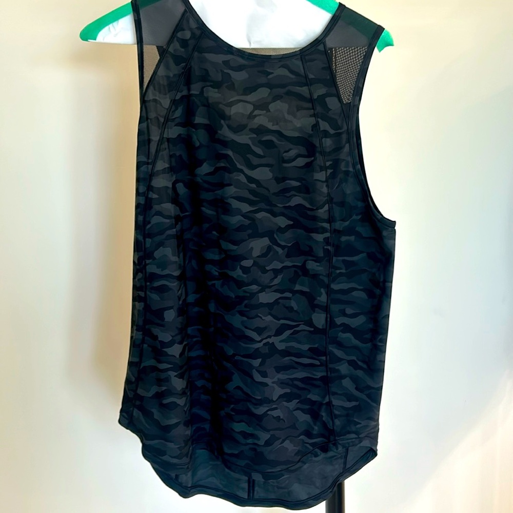 Lululemon muscle tank